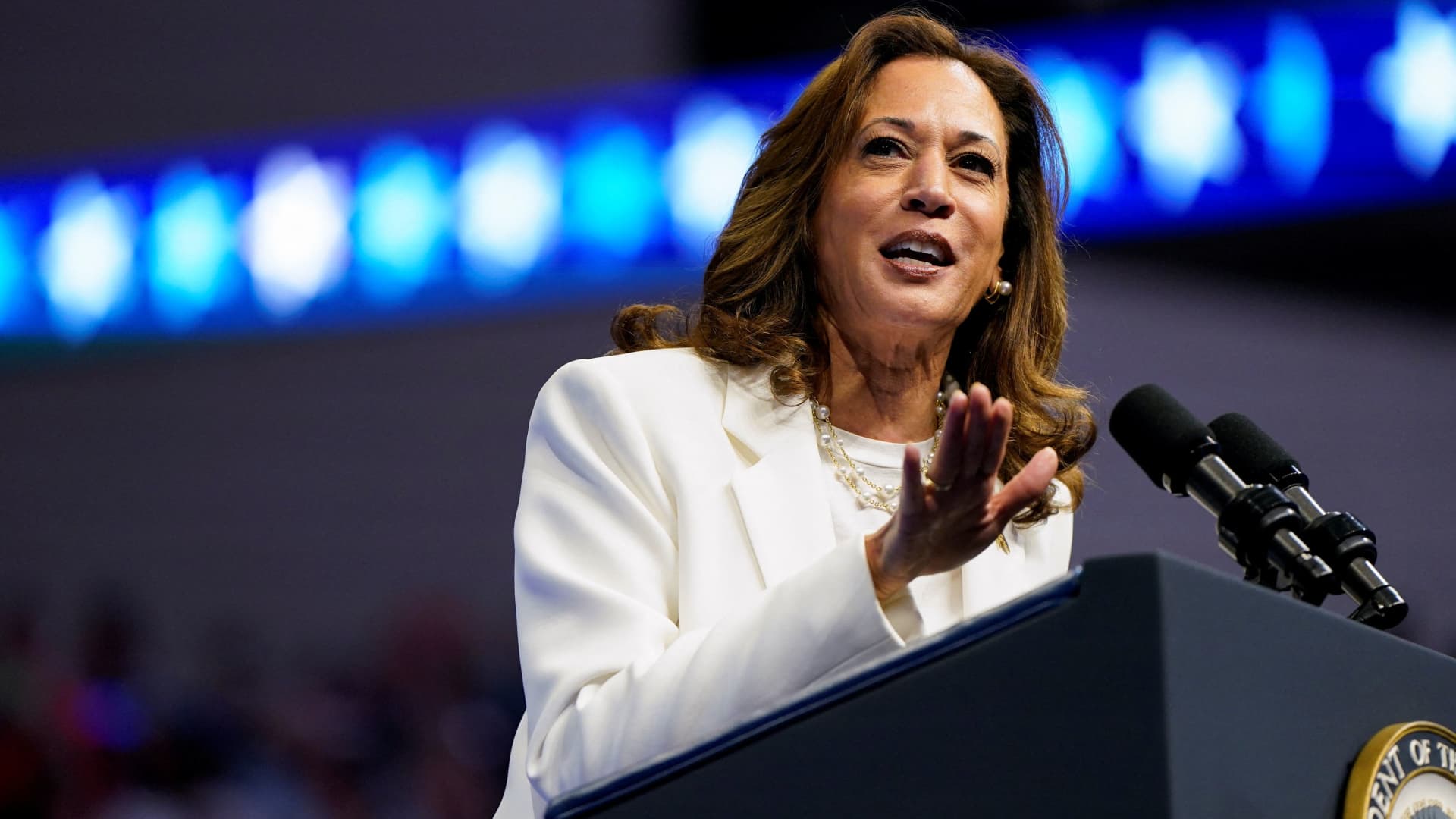 Eighty-eight corporate leaders endorse Harris in new letter, includ...